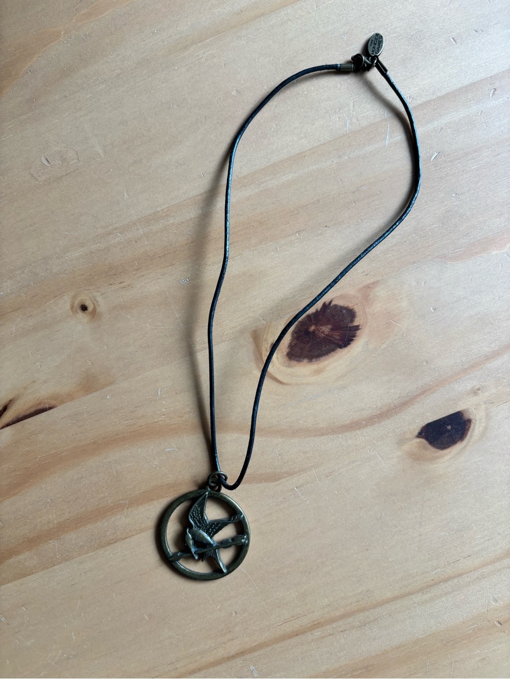 Mockingjay Pendant Necklace (Hunger Games) Lionsgate